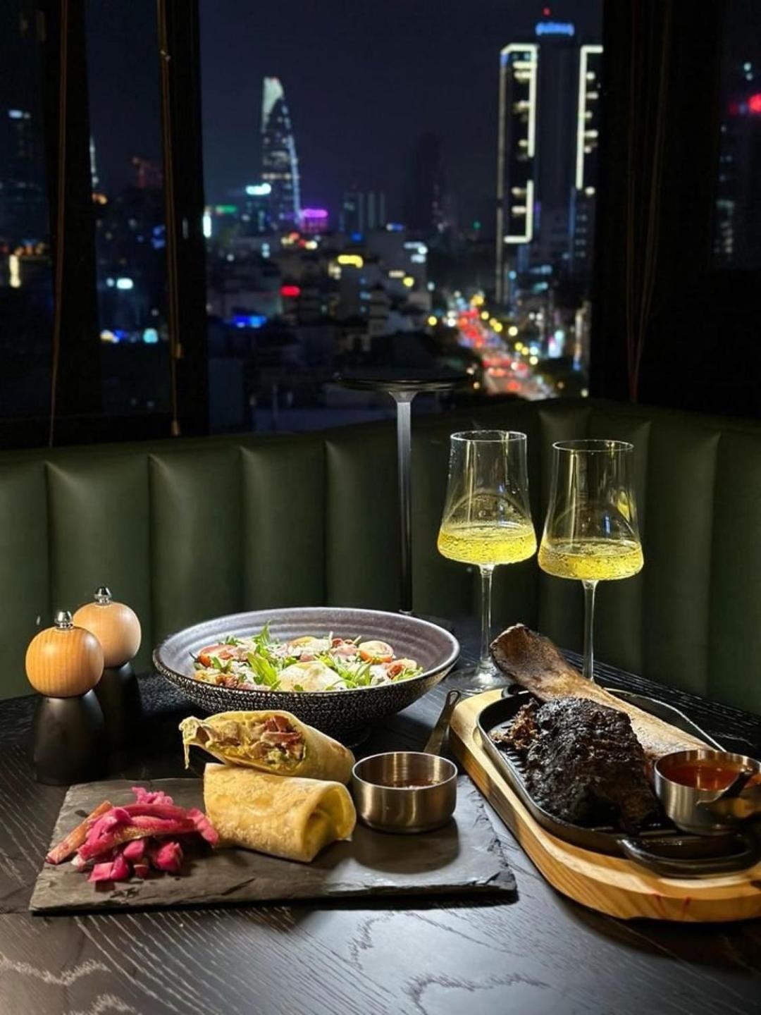 Bros Hotel โฮจิมินห์ซิตี้ ภายนอก รูปภาพ